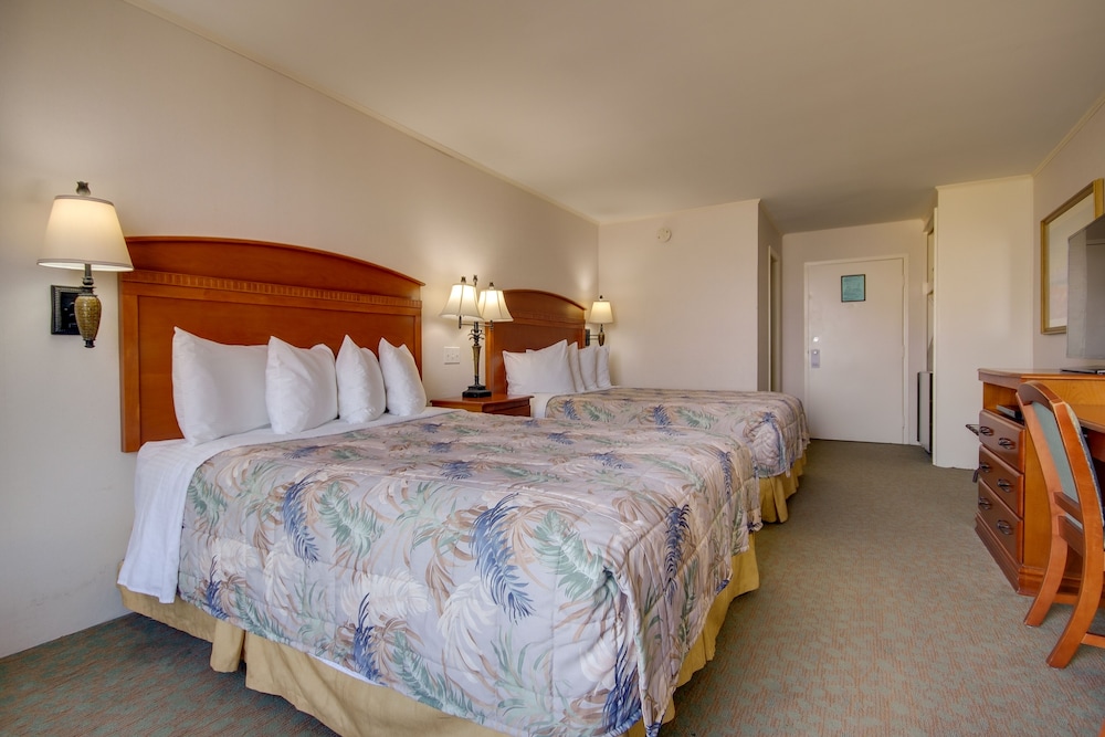 Standard Room, 2 Queen Beds, Oceanfront (No balcony)