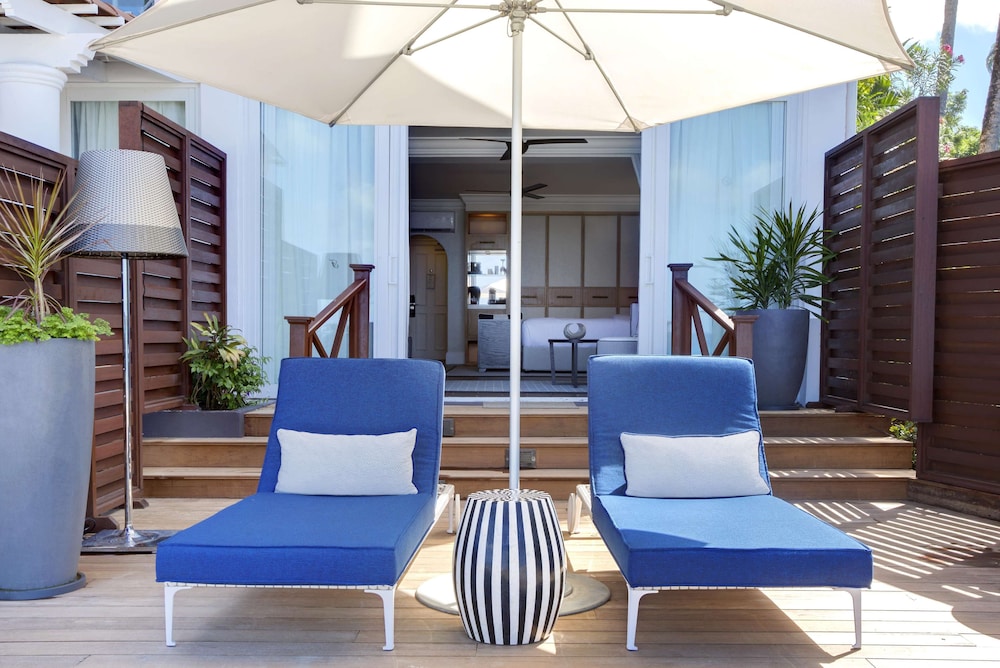 Suite, 1 King Bed, Beachfront - Photo 5