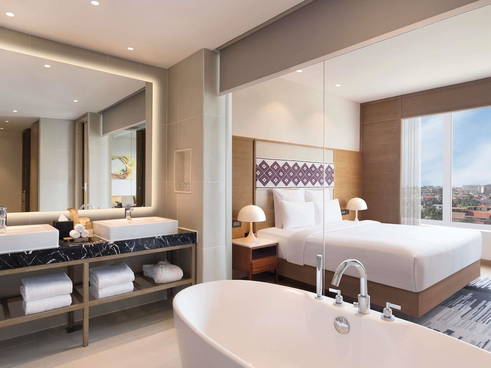 Executive Suite, 1 Double Bed with Sofa bed, City View photo 3