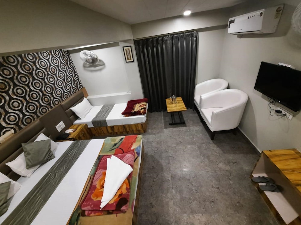 Royal Double Room, City View