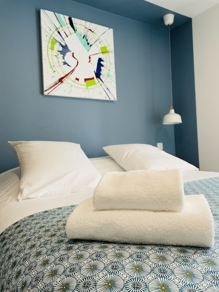 Deluxe Room - Photo 7