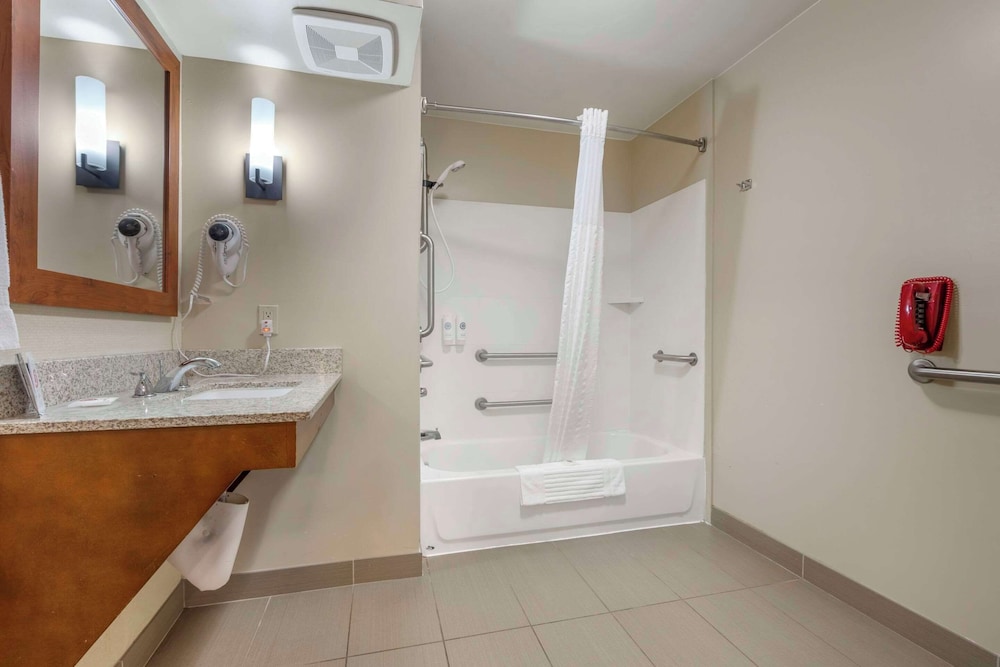 Suite, Multiple Beds, Accessible, Non Smoking photo 3