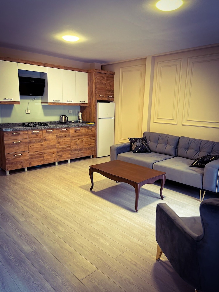 Family Apartment, 2 Bedrooms, River View, Mountainside photo 3