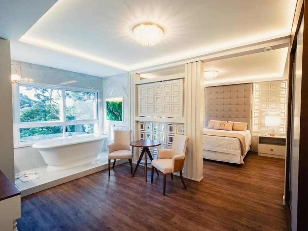 Triple Suite