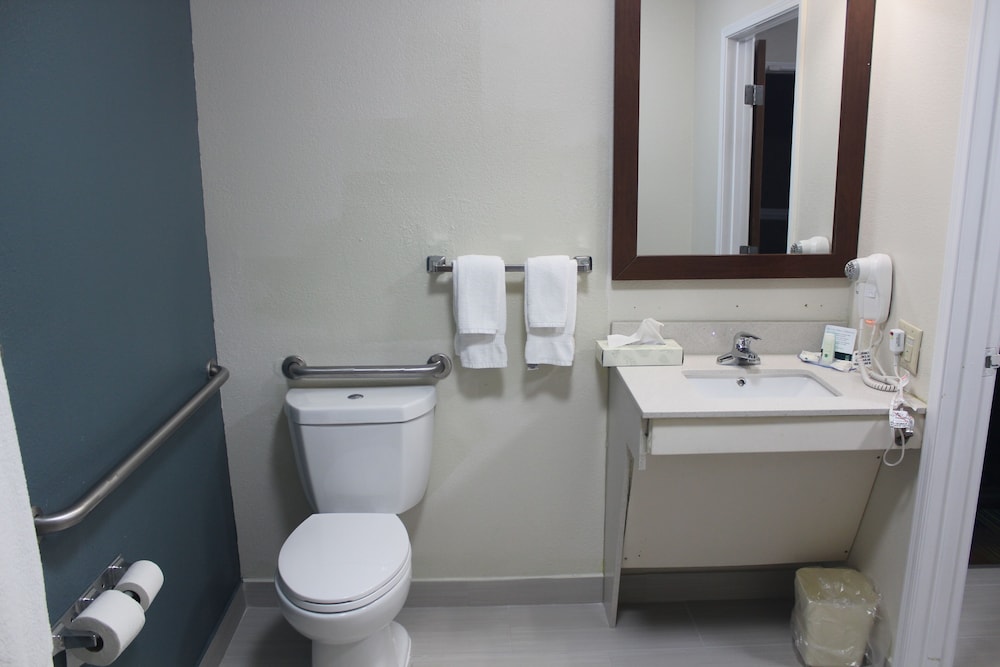 Room, 1 Double Bed, Accessible, Non Smoking - Photo 2