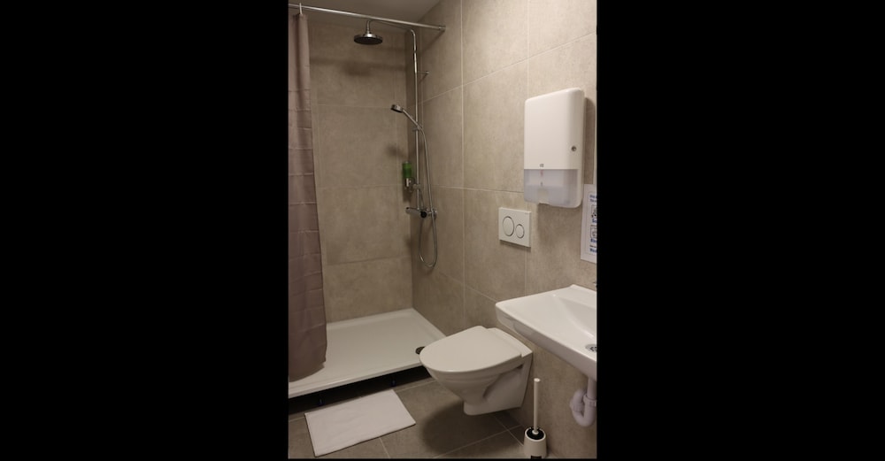 Twin Room, Shared Bathroom photo 2