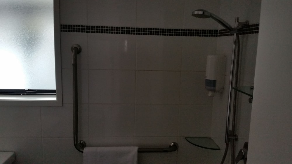 Luxury Studio With Lakeview, Queen And Single Bed, Private Thermal Pool photo 3