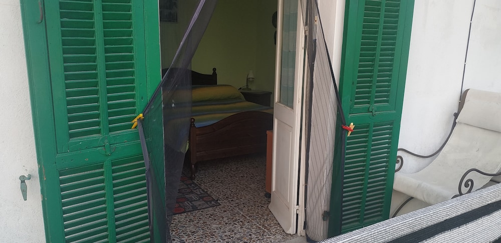 Basic Double Room, 1 Bedroom, Mountain View photo 3