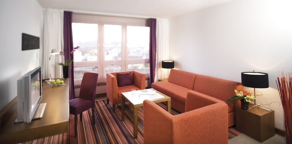 Suite, 1 Bedroom - Photo 4