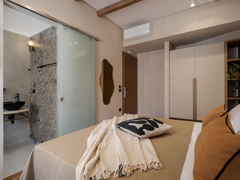 Deluxe Double or Twin Room, Balcony, Partial Sea View, photo 6