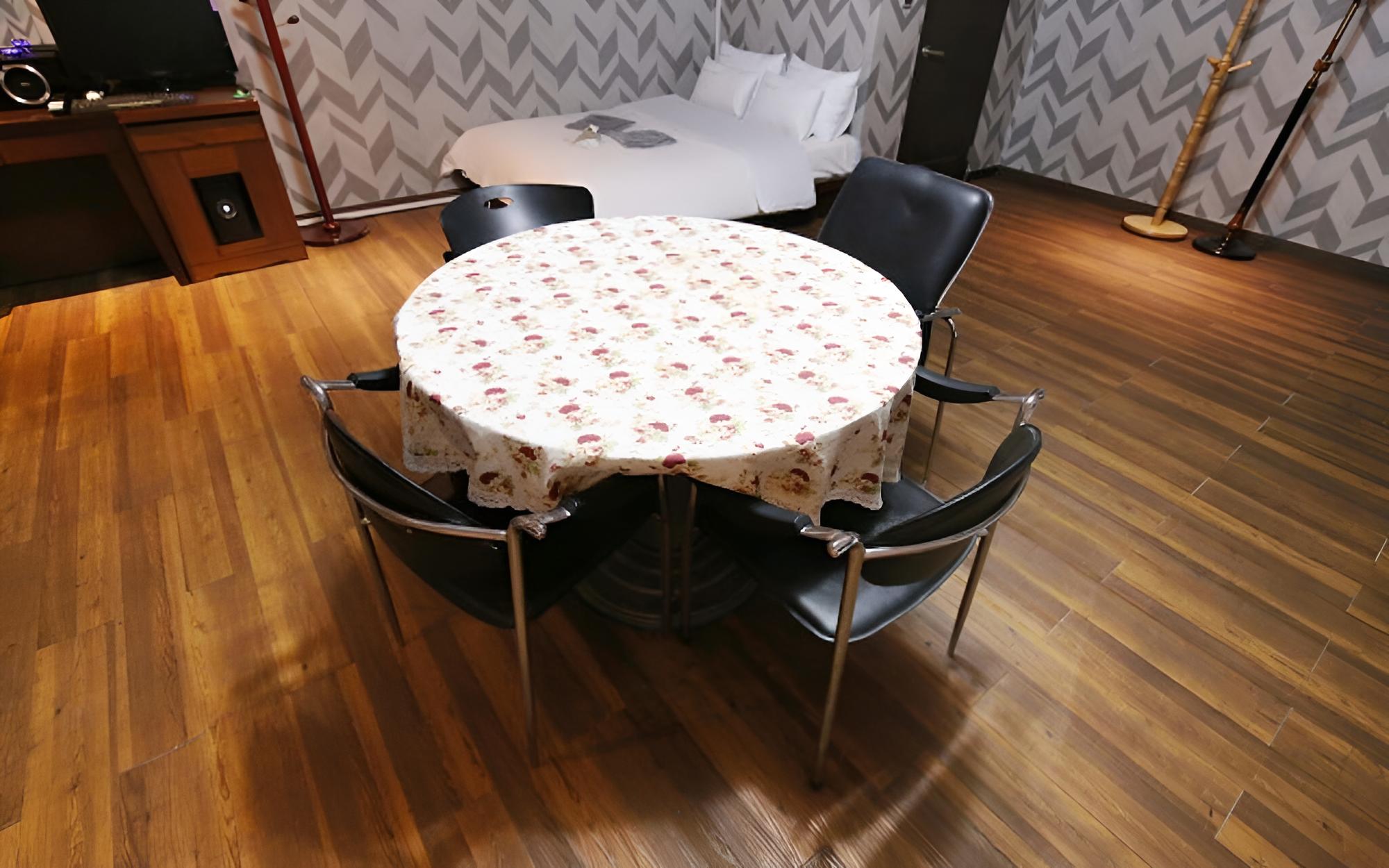 Room (Large Cinema Party Room) - Photo 5