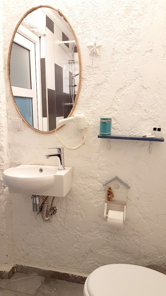 Standard Single Room, 1 Bedroom, Accessible, Beachside photo 2