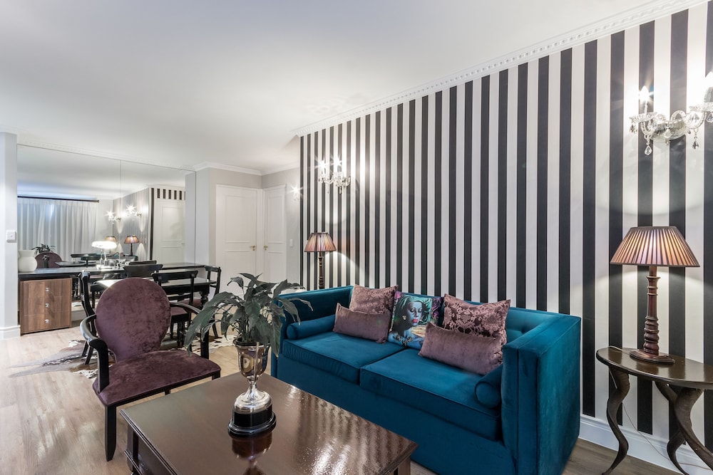 Luxury Apartment, 2 Bedrooms - Photo 4