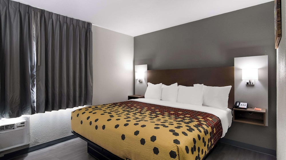 Room, 1 King Bed, Accessible, Non Smoking - Photo 1