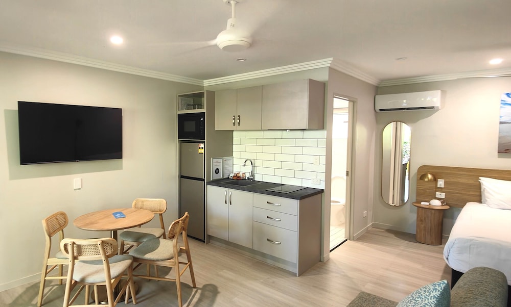 Superior Kitchenette