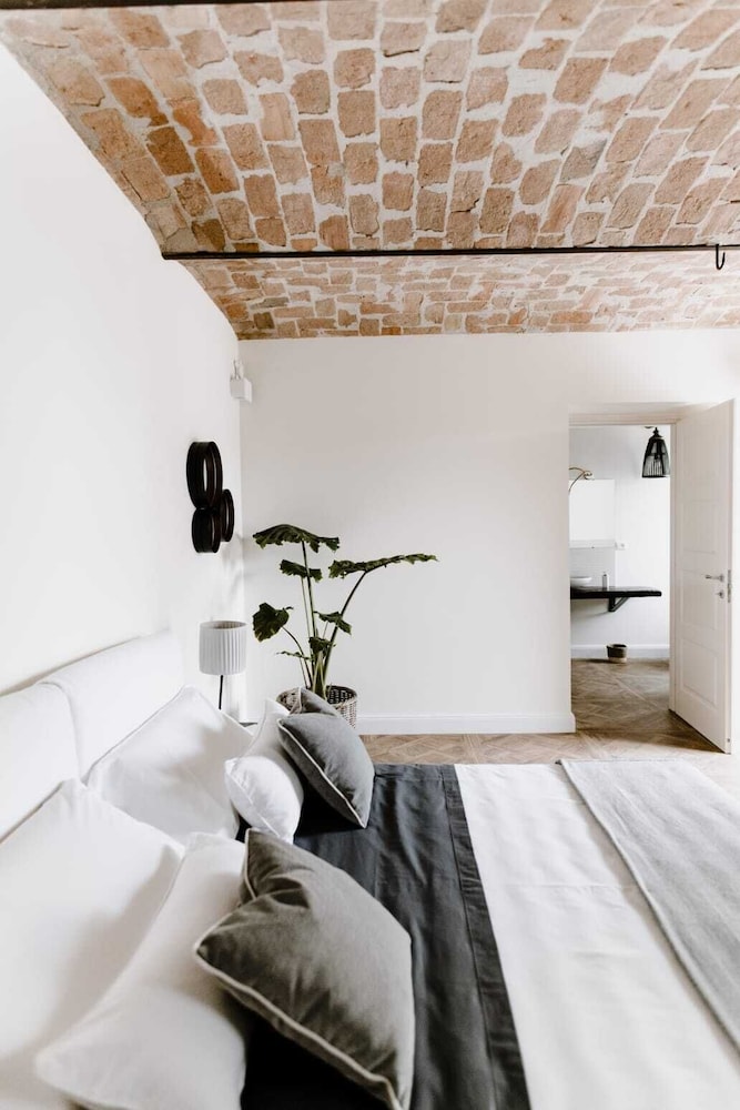 Comfort Room photo 2