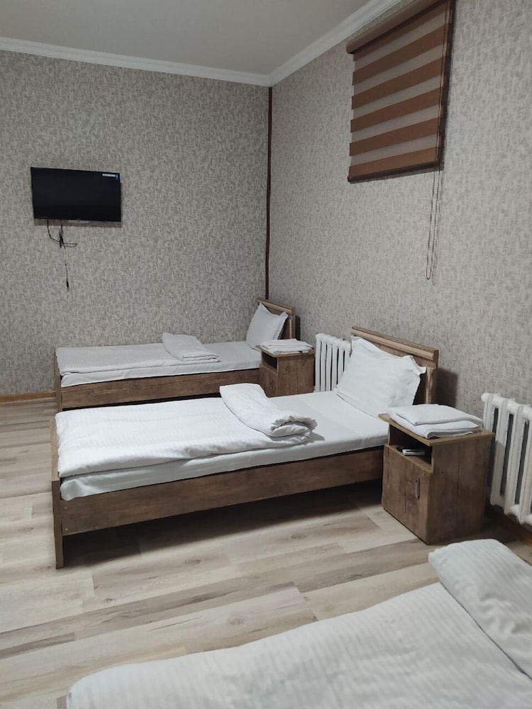 Economy Triple Room