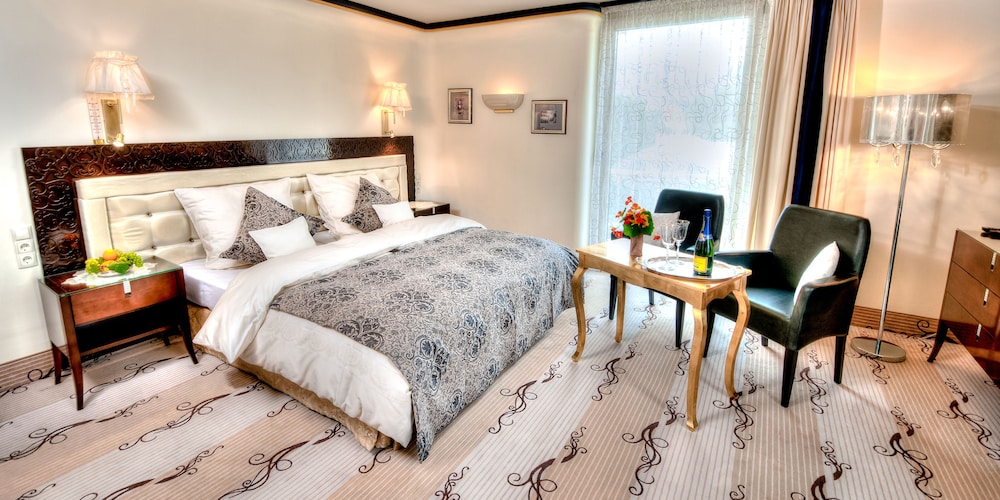 Deluxe Double Room Single Use, Balcony, Mountain View photo 2