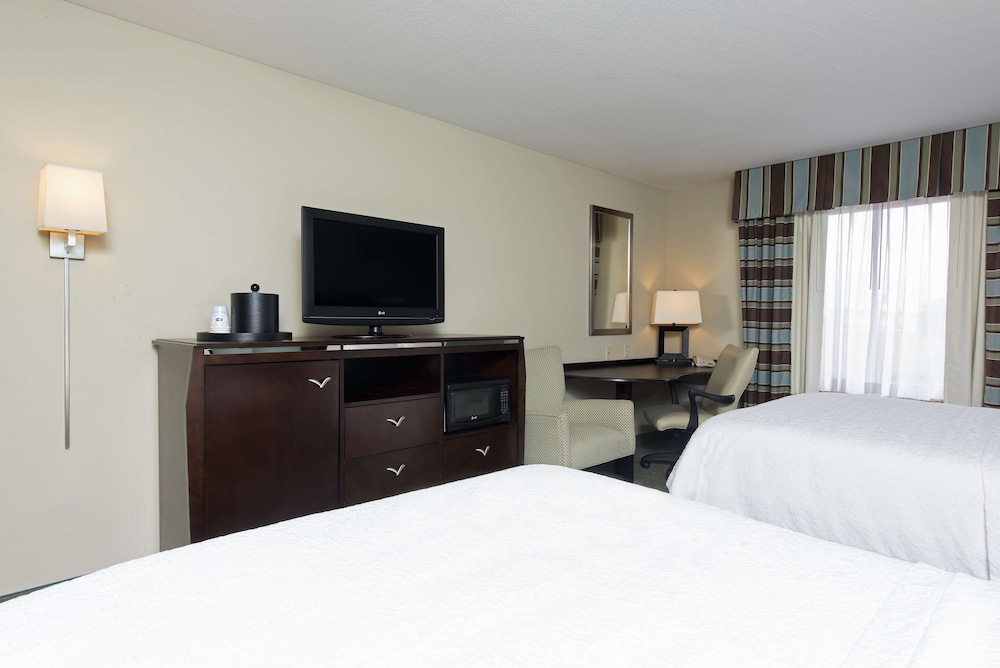 Room, 2 Queen Beds, Accessible, Non Smoking - Photo 1