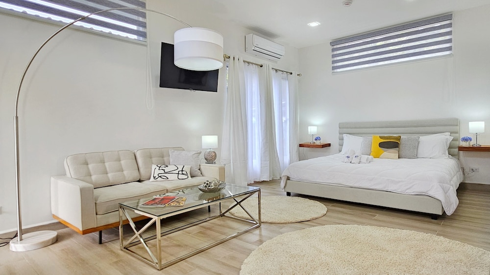 Deluxe Studio Suite photo 2