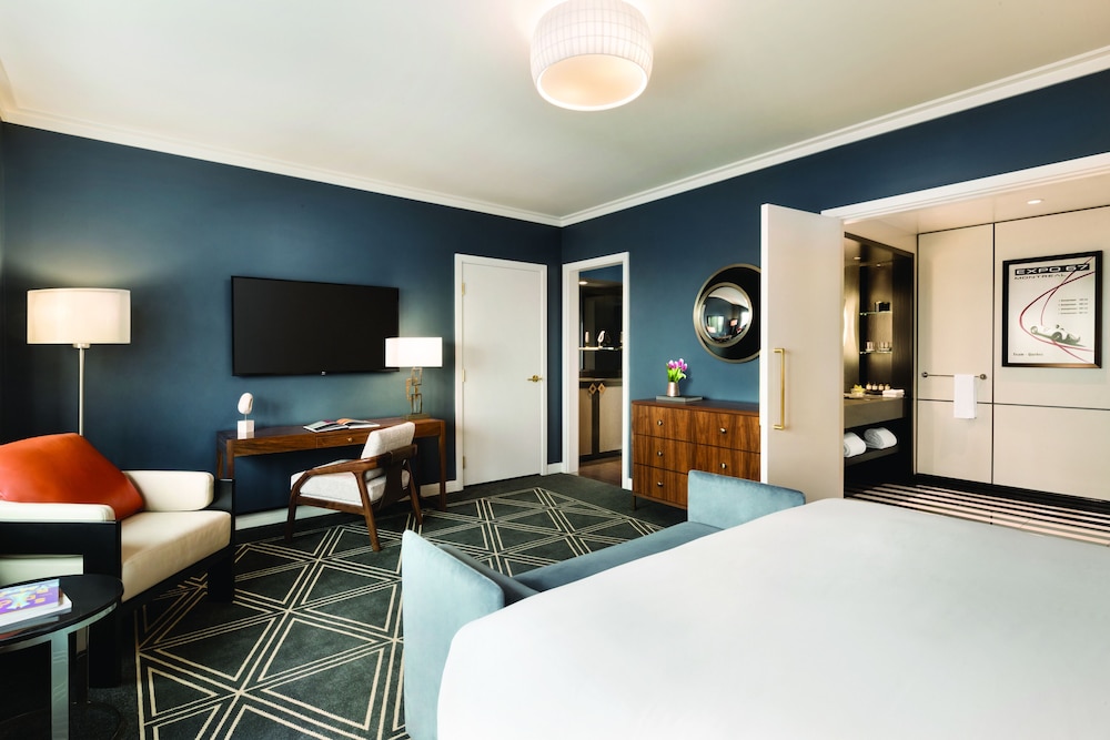 Fairmont Gold, Signature Room, 1 King Bed