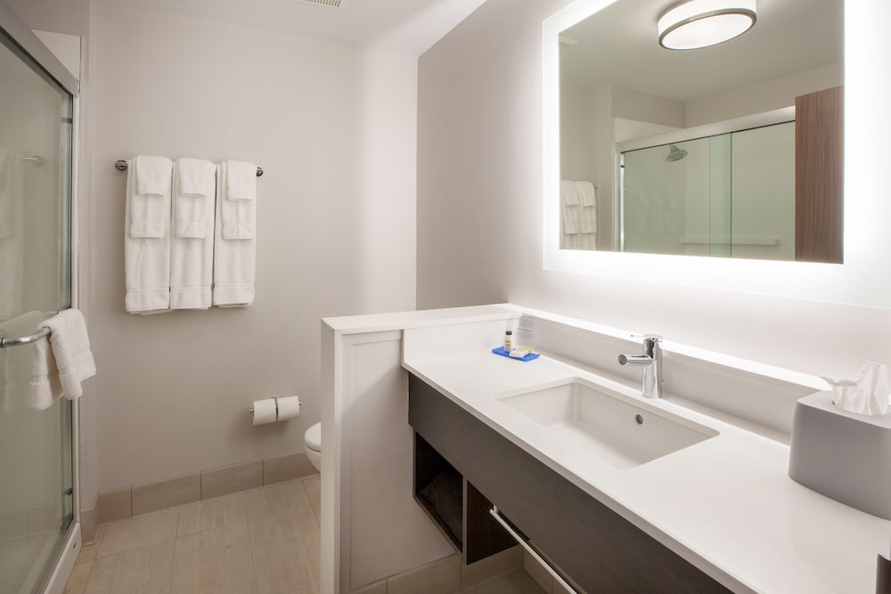 Suite, 1 King Bed (Additional Living Area) - Photo 6