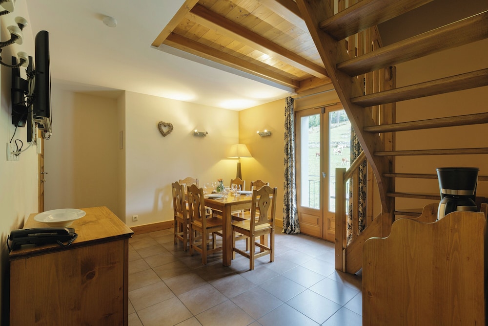 Family Apartment, Multiple Bedrooms (Vallorcine Buet 54 ski in / ski out)