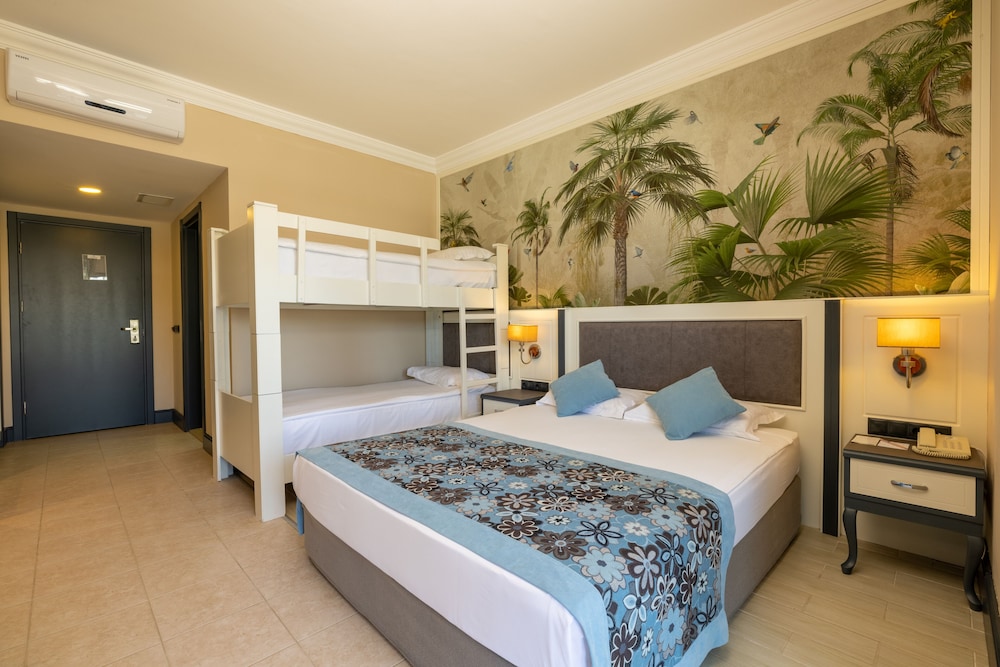 Standard Room with BunkBed photo 3