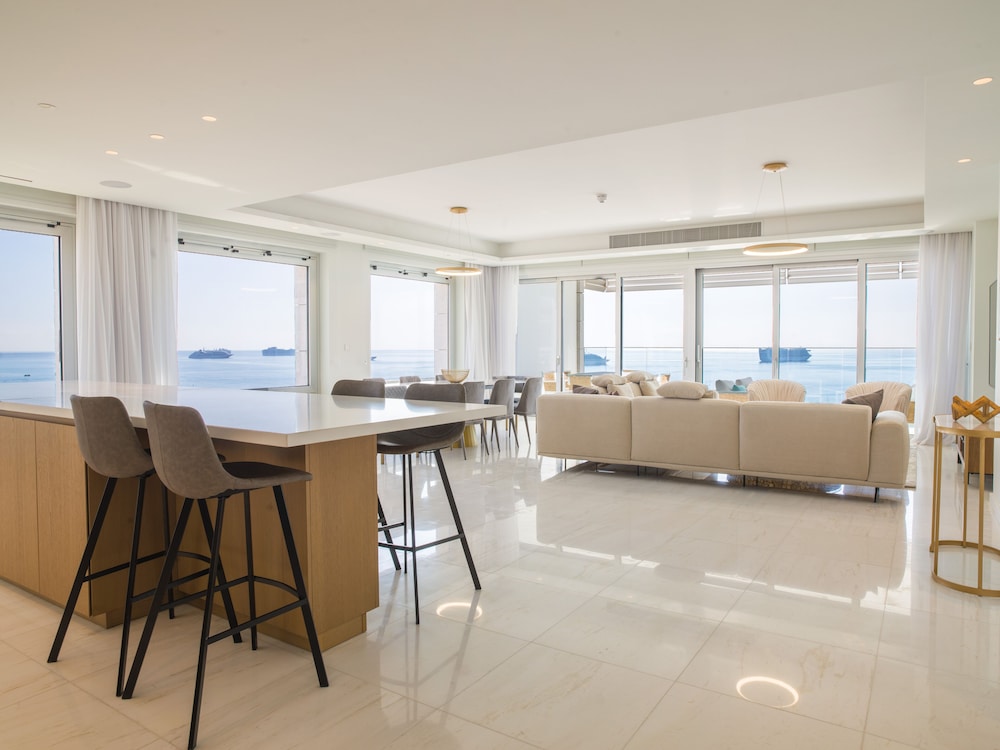 Luxury Apartment, 3 Bedrooms (9F) - Photo 30