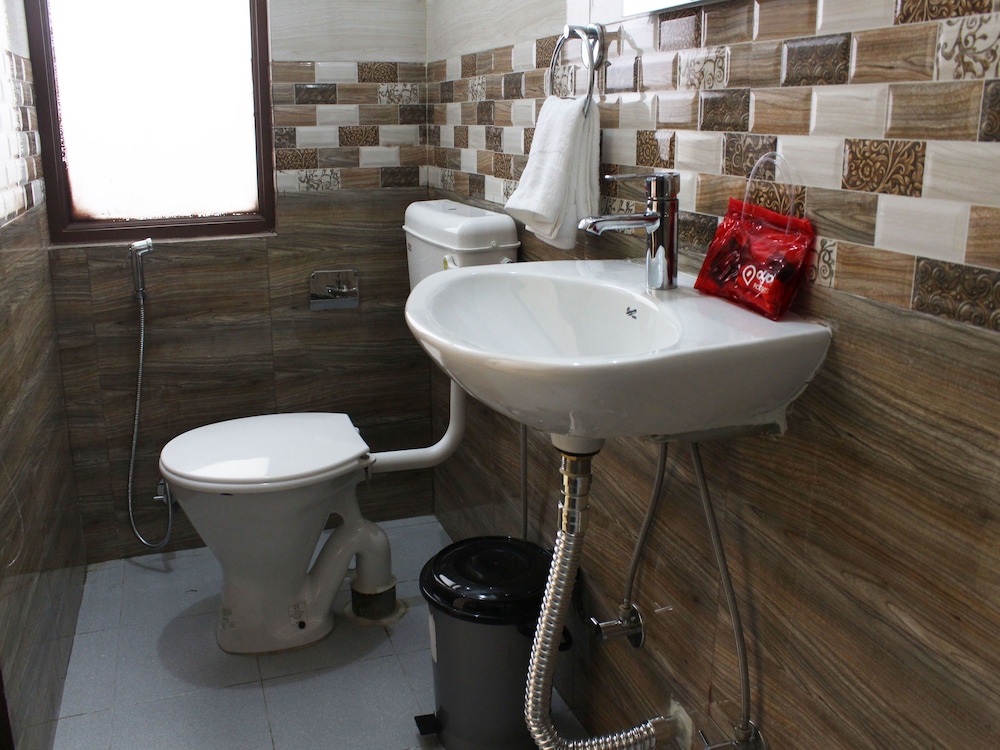 Standard Double Or Twin Room, 1 Double Bed, Private Bathroom photo 3