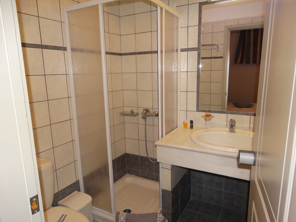 Standard Double Room, Balcony (Twin Bed) - Photo 2