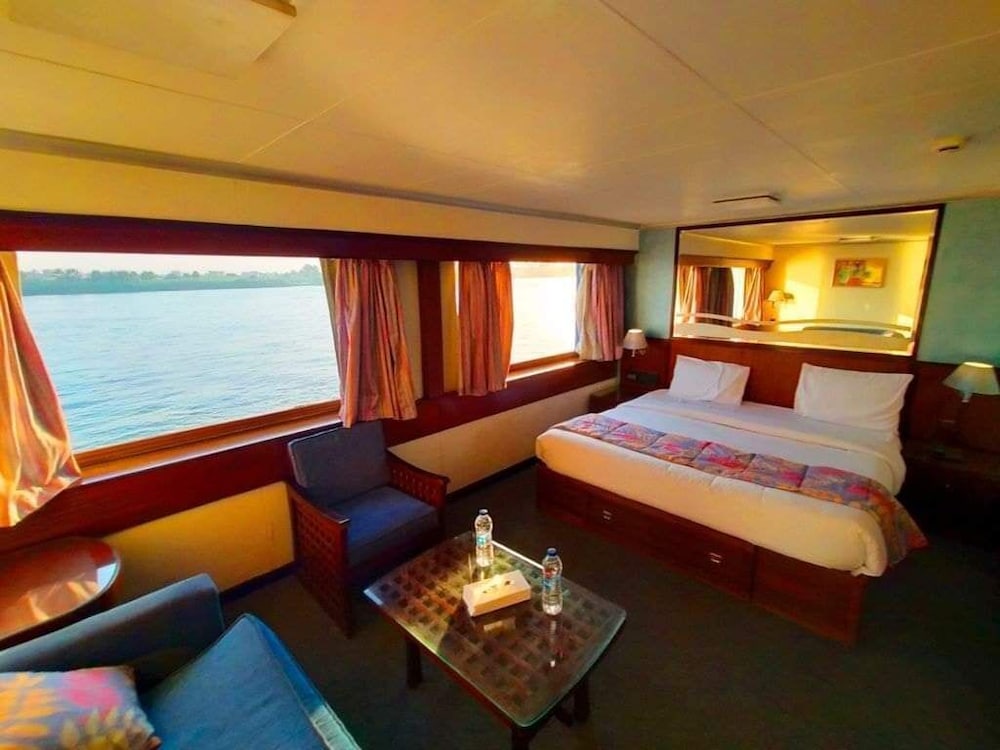 Basic Double or Twin Room, River View
