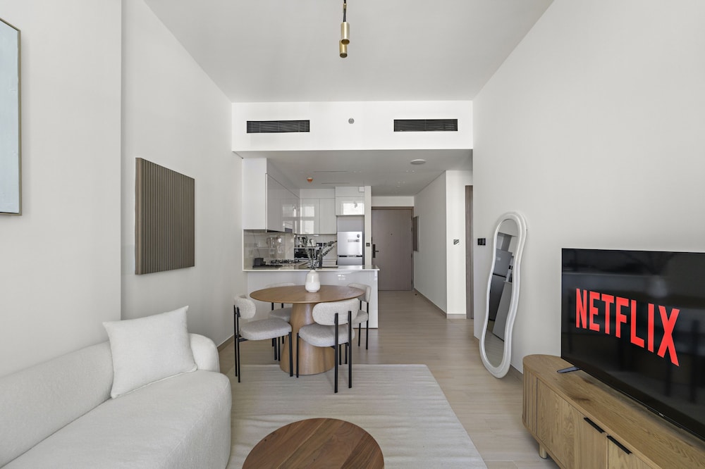 Apartment photo 2