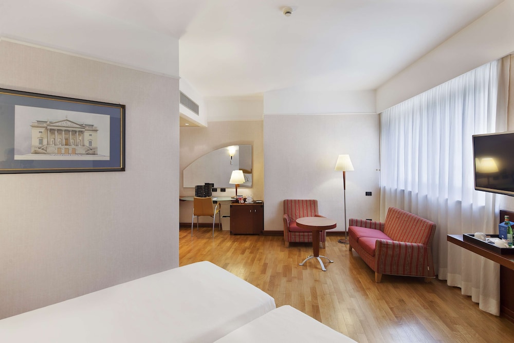 Superior Room (Extra Large)