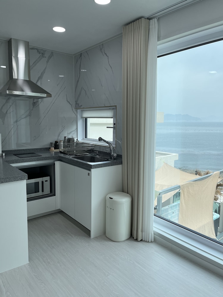 Room, Ocean View (105) - Photo 9
