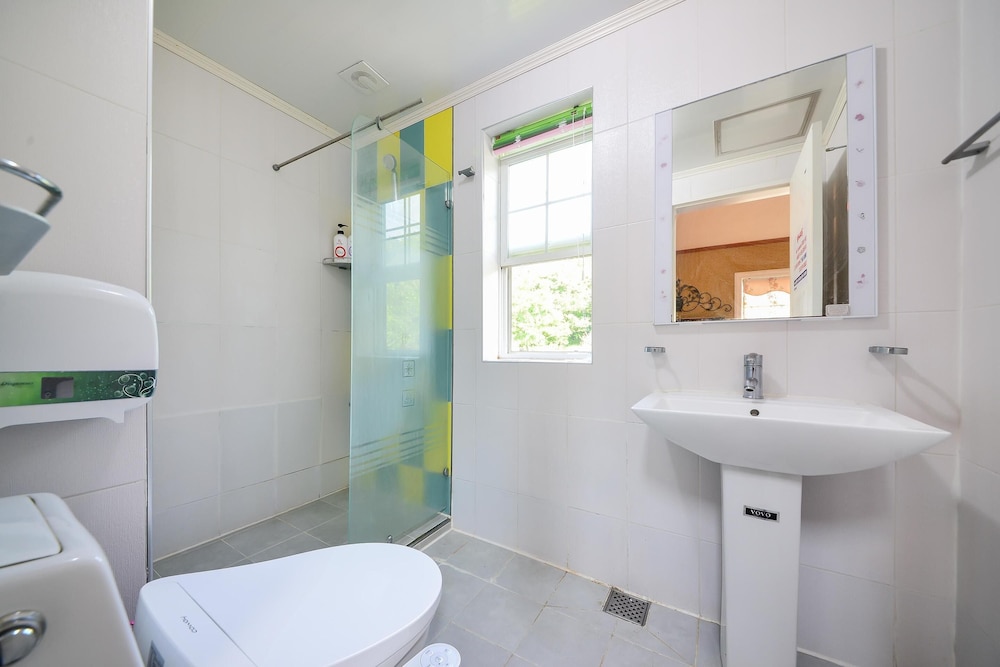 Basic Room, 1 Bedroom (Natural ( F2 )) photo 2
