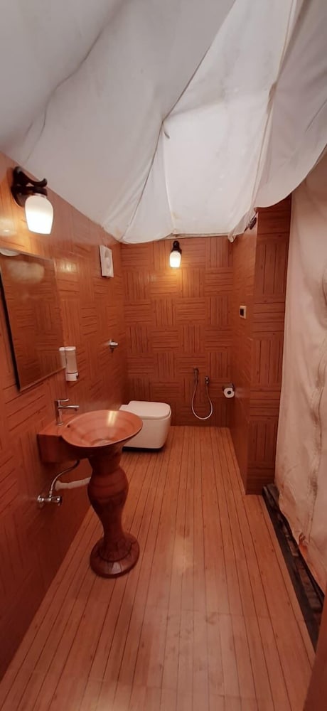 Deluxe Tent, 1 Bedroom photo 3