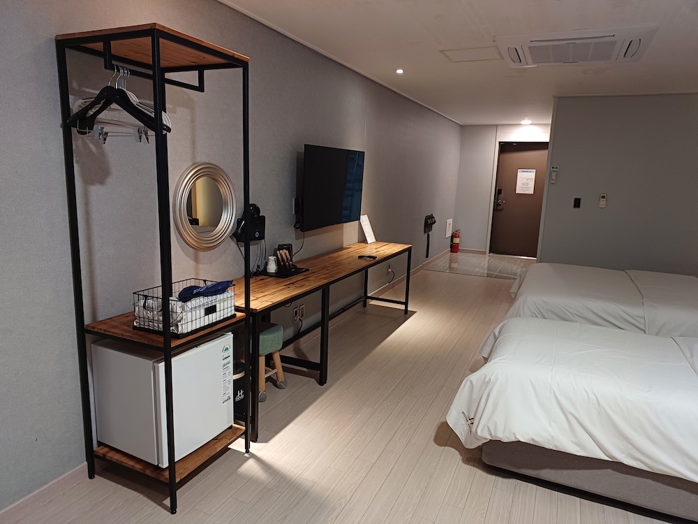 Premium Deluxe Ocean View (Two Double) - Photo 9