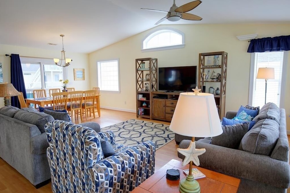 House, 4 Bedrooms photo 3