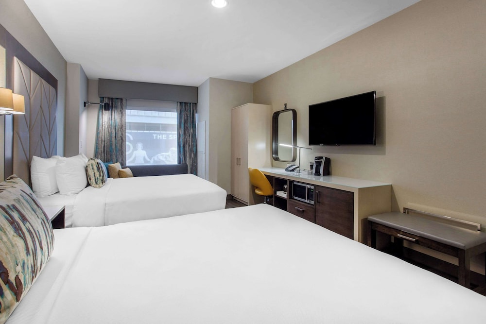 Room, 2 Queen Beds, Non Smoking, City View photo 2