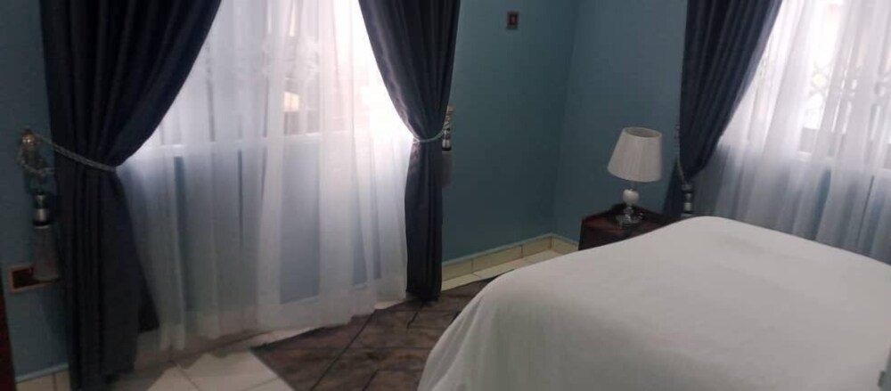 Apartment, 3 Bedrooms, Air conditioning, Ground Floor photo 3