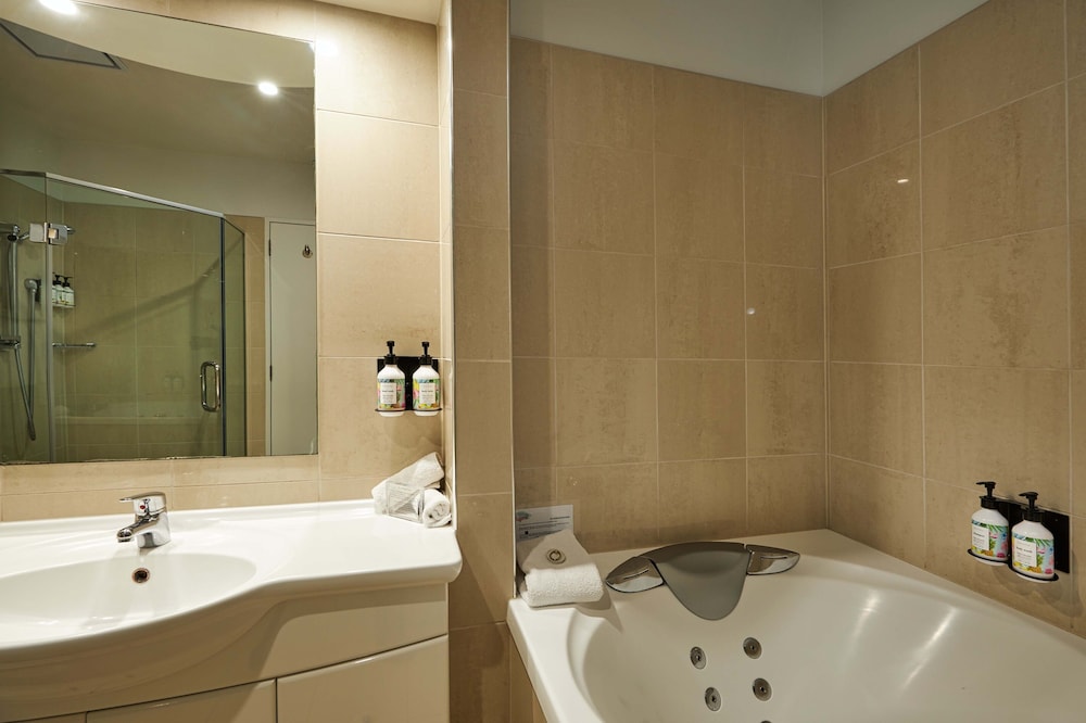 Premium Studio Room (5 Star) - Photo 8