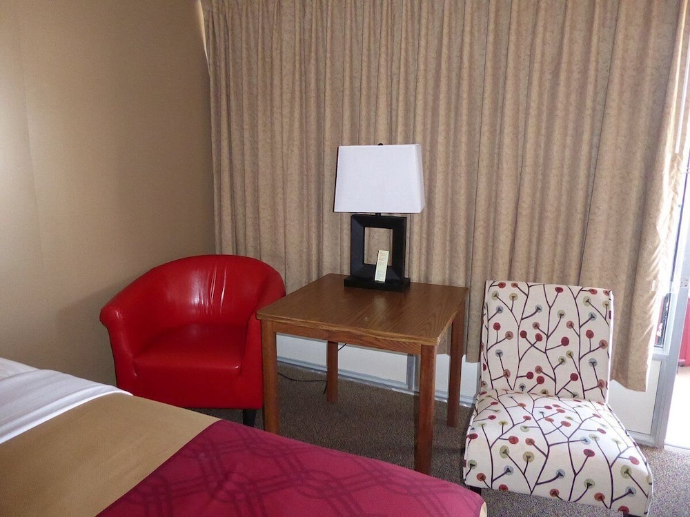 Standard Double Room, 2 Double Beds, Non Smoking (No Pets) - Photo 2