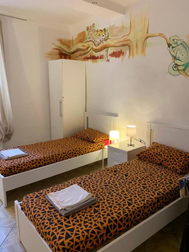 Shared Dormitory, Mixed Dorm