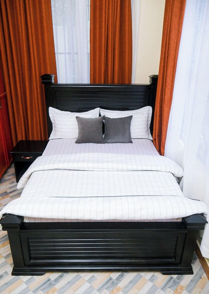 Deluxe Studio Suite, 1 Bedroom, Balcony, Garden View