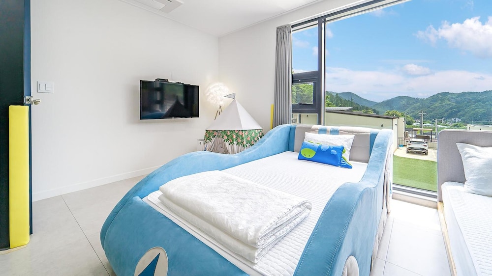 Basic Room, 1 Bedroom (Dokchae Adong (Hot Water Poolvilla)) photo 3