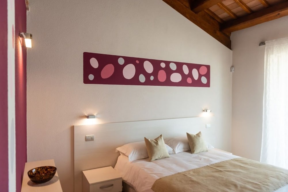 Deluxe Double or Twin Room, Mountain View (Langhe) photo 2