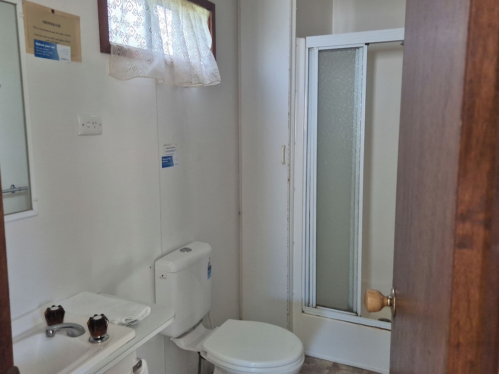 Economy 2 Bedroom Cabin - Pet Friendly photo 3
