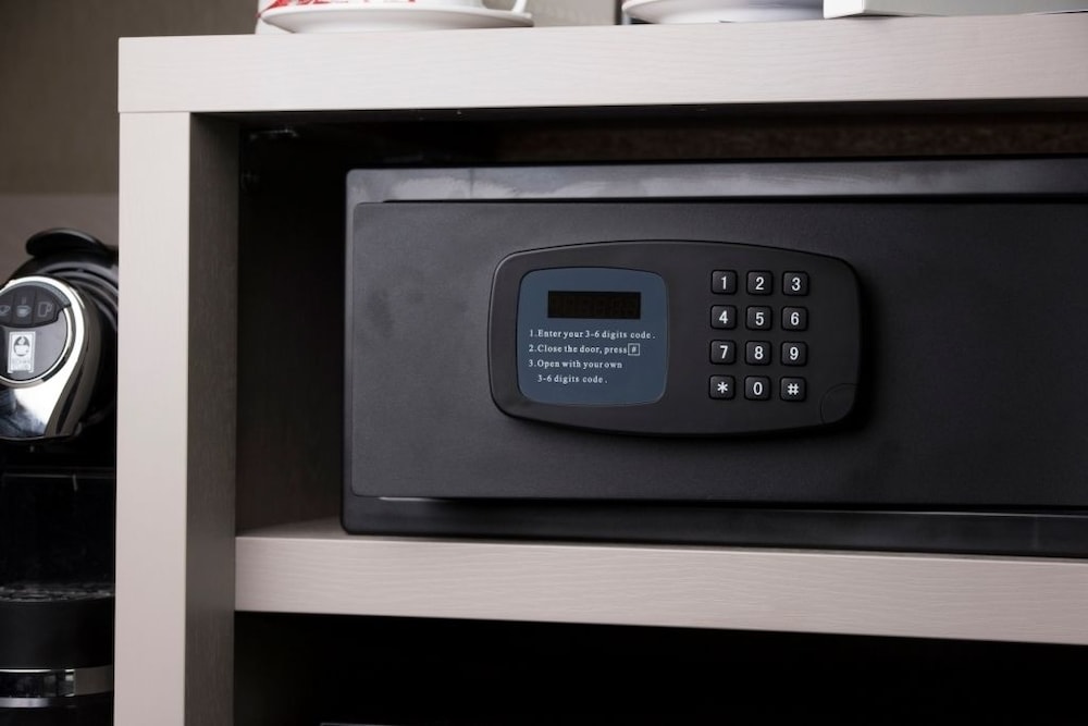 Deluxe Double Room - Photo 11