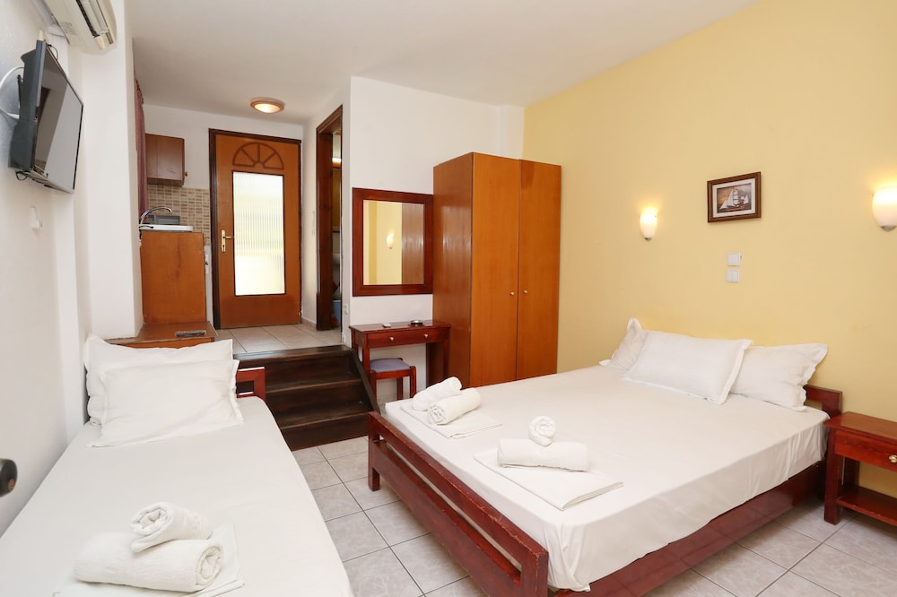 Economy Double or Twin Room photo 2